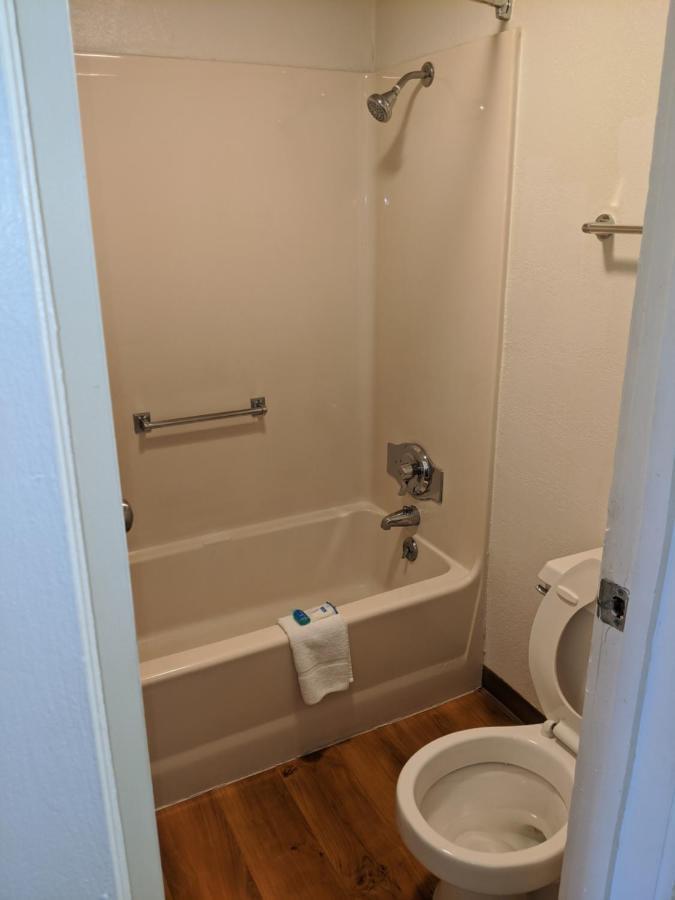Rodeway Inn アルトゥーナ エクステリア 写真