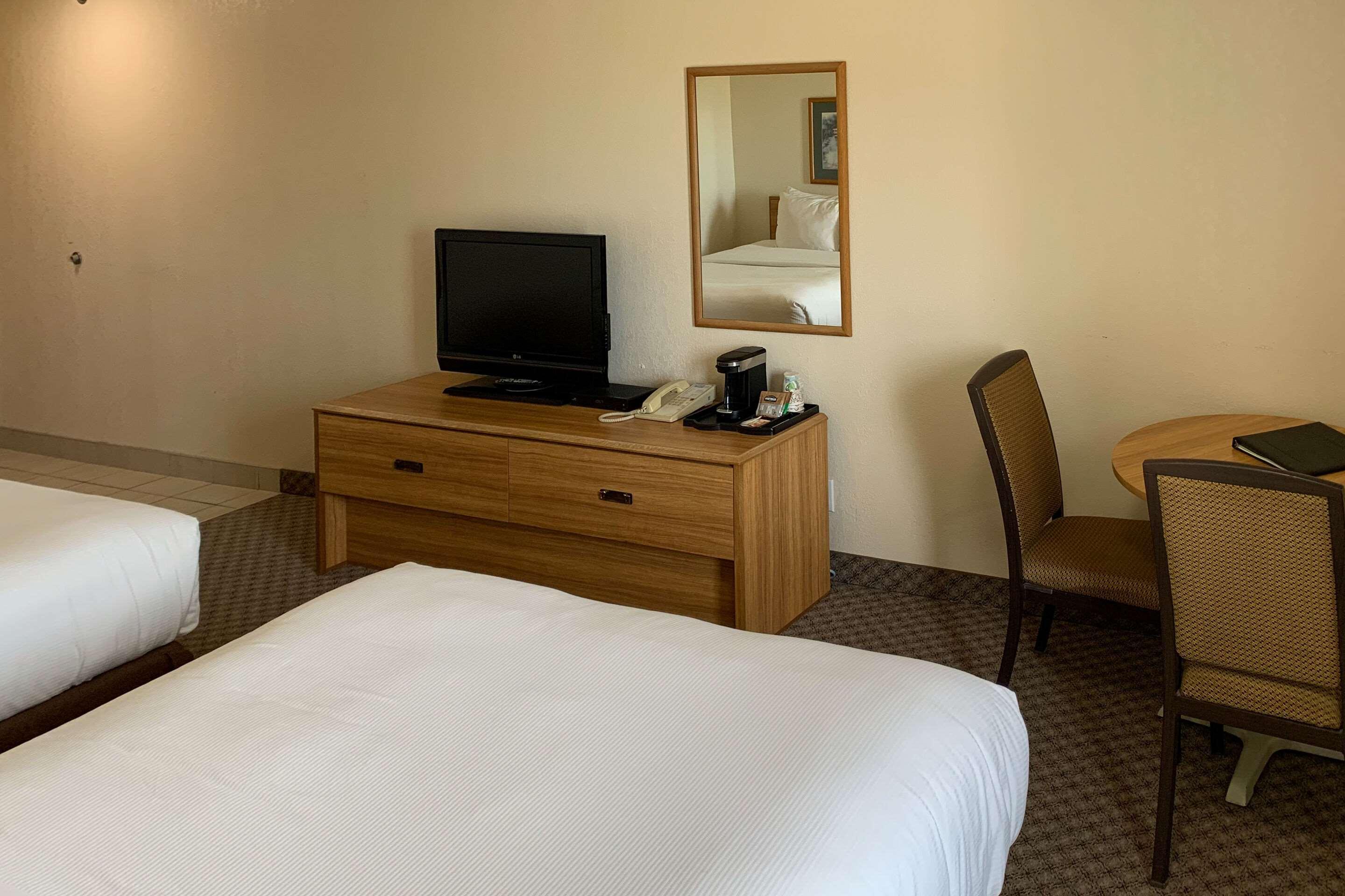 Rodeway Inn アルトゥーナ エクステリア 写真