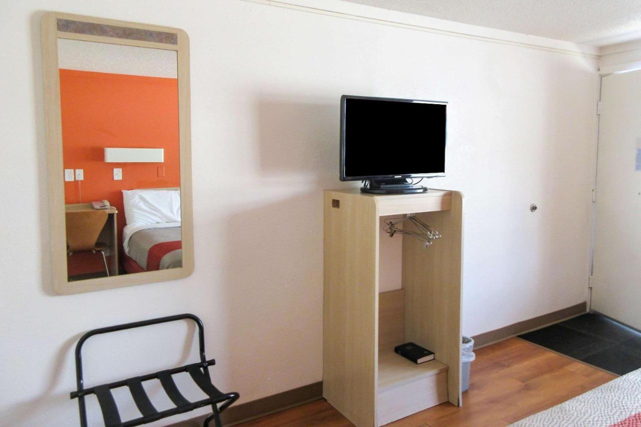 Rodeway Inn アルトゥーナ エクステリア 写真